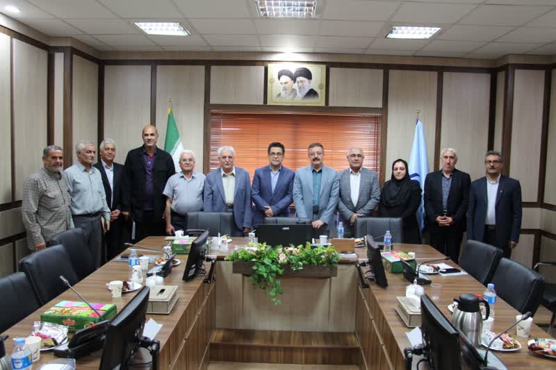 نشست هم اندیشی هیئت مدیره کانون بازنشستگان تامین اجتماعی استان سمنان با مسئولین مدیریت درمان وتامین اجتماعی استان